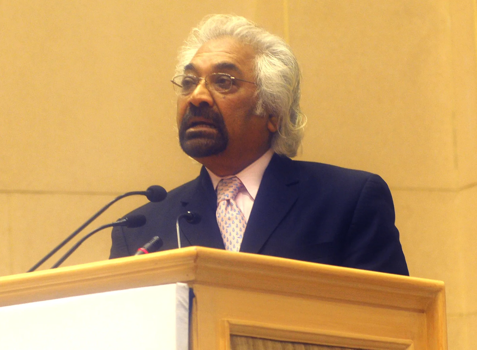 The Adviser to the Prime Minister on Public Information Infrastructure and Innovation, Shri Sam Pitroda addressing at the 9th Pravasi Bharatiya Divas-2011, in New Delhi on January 08, 2011