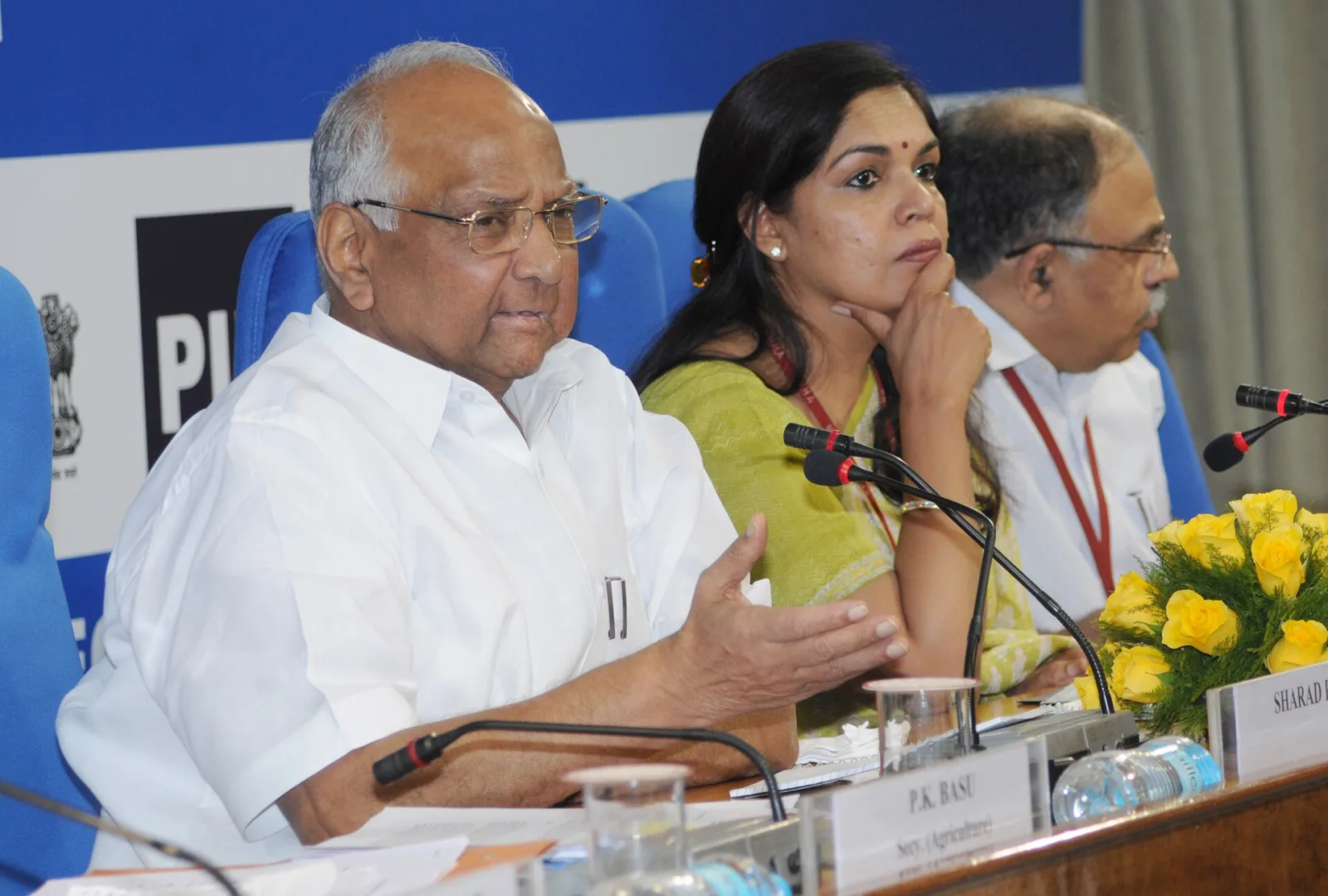 Sharad Pawar addressing the Economic Editors’ Conference-2011, in New Delhi on October 19, 2011. The Principal Director General (M&C), Press Information Bureau, Smt. Neelam Kapur is also seen