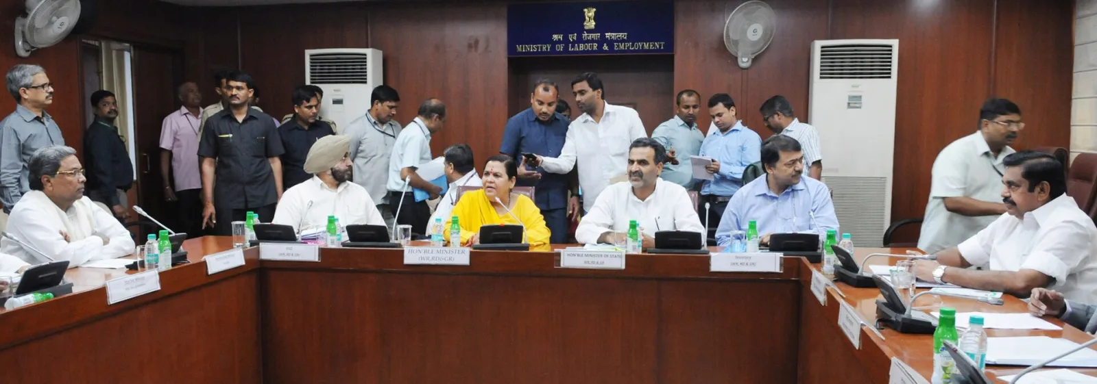 Siddaramaiah and the Minister for Public Works Department of Tamil Nadu, Shri Edappadi K. Palaniswamy, in New Delhi